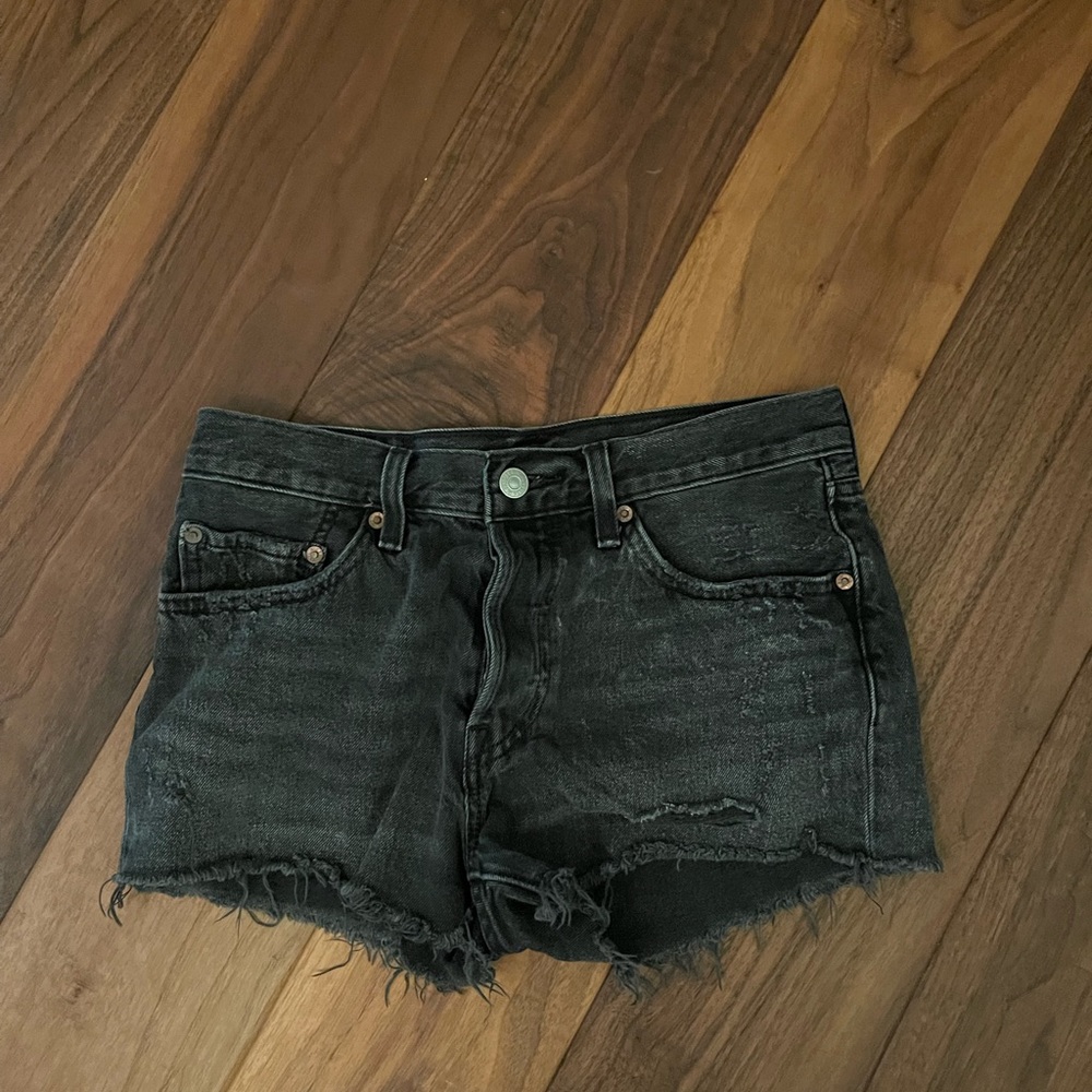 Levi black shorts
